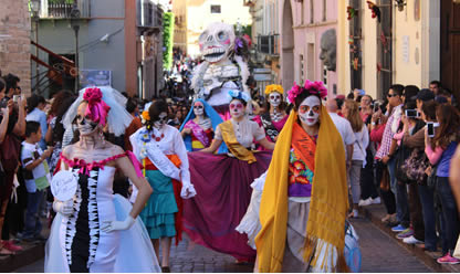 Viaje a ALUMBRADA Y DIA DE MUERTOS ESPECIAL 2024 en español | Agencia de Viajes Festival
